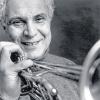 (hsc)   Der Trompeter Bob Lanese spielt am 20. März im Musikheim. Der 69-jährige US-Amerikaner ist einer Großen des Jazz und des Swing in Deutschland. Drei Jahrzehnte lang war er Solist im Orchester der Happy-Sound-Legende James Last, spielte aber auch mit anderen Bigband-Chefs zusammen, beispielsweise mit Max Greger und Bert Kaempfert. Das Konzert mit Lanese beginnt um 15 Uhr, der Eintritt ist frei. Veranstalter ist das Savoy Ballroom Orchestra, die Bigband des Musikvereins Frankonia, deren Musiker ihrem berühmten Kollegen zuvor in einem von Lanese geleiteten Workshop über die Schulter schauen dürfen.