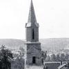 Rrrrrums: 1969 war die alte Kirche abgerissen worden. Das Bild zeigt den Augenblick der Sprengung des Kirchturms. Rrrrrums: 1969 war die alte Kirche abgerissen worden. Das Bild zeigt den Augenblick der Sprengung des Kirchturms.