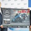 Partner für E-Mobilität:  Martin Hemig, Geschäftsführer der Schott Solar AG (links), und Thomas Petsch, Inhaber der Münch Motorrad Technik GmbH und Manager des Münch Racing Teams.