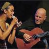(kwi)   Das Duo Friend'n'Fellow kommt im Rahmen seiner Jubiläumstour durch Deutschland mit dem Titel „Discovered – 20 years of soul music“ am Samstag, 2. April, auch nach Schweinfurt. Das Konzert, veranstaltet von der Disharmonie, findet ab 20 Uhr in der Rathausdiele statt. Friend'n Fellow sind die Sängerin Constanze Friend und der Gitarrist Thomas Fellow. Im Frühjahr 1991 gaben sie ihr erstes Konzert als „FNF“. An diese Anfänge erinnert das neue Album, das zu den Ursprüngen zurück führt. „Discovered“ ist eine Sammlung von 13 Song-Klassikern.