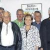 Sesshaft im Verein: Bei der Mitgliederversammlung der Siedlervereinigung Oerlenbach standen Ehrungen an. Für 25 und 40 Jahre Zugehörigkeit zeichnete Vorsitzender Heinrich Weingärtner (rechts) Bruno Hrubesch, Heinrich Völkel, Paul B. Küthe, Josef Steuer, Helmut Rudolf, Gerold Röder, Ewald Lutz, Klaus Wiesner, Marlies Thunig, Gerhard Böhler, Horst Klieber, Dietmar Schmitt, Hermann Schlereth und Werner Karch (von links) aus.