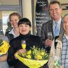 Eine halbe Million: Bruni Mayer aus Schwarzach war am Mittwoch die 500 001. Besucherin des Aqua-sole in Kitzingen, Nummer 500 000 war Elly Walker (Mainstockheim) und Nummer 499 999 der Kitzinger Peter Hauck (Foto vorne von link). Glückwünsche und Präsente gab es von Geschäftsführerin Birgit Grübler und OB Siegfried Müller.