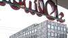 s.Oliver an allen Ecken: Gegenüber des s.Oliver-Geschäftes am Marktplatz steht das HypoVereinsbank-Gebäude. Dieses hat der Modekonzern nach Main-Post-Informationen gekauft. Geplant ist eine Einkaufsgalerie.