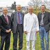Bildunterzeile: Zum 40-jährigen Dienstjubiläum gratulierten dem Pflegedirektor der KHMT GmbH, Manfred Wiesler (Dritter von links): (von rechts) Bernhard Moll, Michael Kappus, Dr. Michael Schneider, Prof. Dr. Hans Ruppin und Stefan Werner.