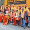 Fleißige Müllsammler: Auch die Mitarbeiter des team orange nahmen im vergangenen Jahr, zusammen mit Landrat Eberhard Nuß, an der „putz-munter“ Aktion teil. Sie sammelten im Gramschatzer Wald Müll ein.