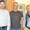 25 Jahre Mitglied der TSG Bastheim: Für seine Vereinstreue wurde Bernd Türk (Mitte) vom Vorsitzenden Peter Sauer (links) und seiner Stellvertreterin Birgit Fromm mit der Vereinsehrennadel ausgezeichnet.