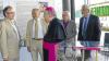 Gang durch die Ausstellung: Paul-Werner Scheele (Mitte) mit Walter Sauter (Diözese Würzburg), Bürgermeister Reinhold Kuhn sowie den Ausstellungsmachern Armin Mosandl und Reinhard Worschech (von links).