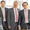 Vater und Söhne: Seniorpartner Wolfgang Kunz hat seine beiden Söhne Sebastian (links) und Maximilian (rechts) in seine Rechtsanwaltskanzlei aufgenommen. Sie sind innerhalb Karlstadts umgezogen.
