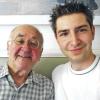 Zwei Generationen Fernsehunterhaltung: Am Samstag, 3. Dezember, talkt der junge Schauspieler René Haßfurther (rechts) aus Holzhausen in seiner Veranstaltungsreihe „René Haßfurther trifft...“ in der Stadthalle Königsberg mit Moderator Alfred Biolek.