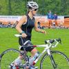 (mp)   Beim „Duathlon day“ im mittelfränkischen Hilpoltstein, gleichzeitig auch bayerische Meisterschaft der Jugend und Junioren, glänzten die Triathleten des SV Würzburg 05: Sophie Vorschneider (im Bild) siegte in der A-Jugend-Konkurrenz (3 km Laufen, 20 km Radfahren, 1,5 km Laufen). Damit sicherte sich die 16-jährige Arnsteinerin im Dress der Nullfünfer den Titel der bayerischen A-Jugend-Meisterin. Der 22-jährige Tobias Heining wurde nach 8,7 Kilometern Laufen, 30 Kilometern Radfahren und dem abschließenden 3,5-Kilometer-Lauf Dritter in der Gesamtwertung der Männer. Auch Robert Vorschneider überzeugte mit Platz 95 in der Gesamtwertung, was Rang 15 in der Altersklasse M 40 bedeutete.