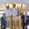 Ein bisschen zu groß fürs Baumhaus: Thomas Weber, Dr. Thomas Prätz, Dr. Reiner Buchhorn und Thomas Wigant freuen sich auf die Einweihung des neuen Mutter-Kind-Zentrums am Caritaskrankenhaus.