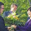 Stilvolle Begrüßung: Pius Lurz (von links), Schulkanzler (Schülersprecher) der Hermann-Lietz-Schule, und Schulleiter Burkhard Werner empfingen Thüringens Ministerpräsidentin Christine Lieberknecht.