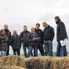 Grabungen: Die bisherigen Funde am Veitsberg erläuterte Lorenz Bauer den Mitgliedern des NES-Allianz-Arbeitskreises direkt vor Ort.