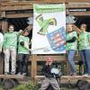 Aktion auf dem Großen Beerberg: Greenpeace-Jugendliche aus Meiningen fordern am höchsten Punkt Thüringens die Energiewende.