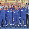 Alle bestanden:  Unser Bild zeigt die Feuerwehrleute mit den Ausbildern und Schiedsrichtern Tobias Weigand (Jugendfeuerwehr Bad Königshofen), Kreisjugendwart Siegbert Seifert (links) sowie Jochen Krug, Simon Weber (Jugendfeuerwehr Bad Königshofen) und Kreisbrandinspektor Hermann Weigand.