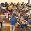 (iwi)   Seit dem vergangenen Pfingstmontag erklingen in der Bayerischen Musikakademie zarte Saitenklänge beim Kurs für Mandoline und Gitarre des Landesverbandes Bayern im Bund Deutscher Zupfmusiker. Im Abschlusskonzert am Samstag, 18. Juni, um 10.30 Uhr im Großen Saal der Bayerischen Musikakademie zeigen die Kursteilnehmer, was sie mit den Dozenten Clemer Andreotti (Gitarre), Bianca Brand (Mandoline und Gitarre), Petra Breitenbach (Mandoline und Gitarre), André Herteux (Gitarre), Oliver Kälberer (Theorie, Gitarre und Kontrabass), Michael Diedrich (Gitarre), Elena Olenchyk (Mandoline) und Valerij Kisseljow (Mandoline und Gitarre) erarbeitet haben. In loser Folge wird es solistische Beiträge, einige Vorträge von Ensemble-Besetzungen und schließlich den Auftritt des Kursorchesters geben. Das Publikum erwartet ein abwechslungsreiches Konzert.