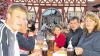 (rsf)   Zum zehnten Mal hat der FC-Bayern-Fanclub zum Weinfest auf den historischen Marktplatz eingeladen. Frankenweine aus Traustadt mundeten den Gästen. Und die tummelten sich nach einiger Zeit nicht nur im Festzelt. Im Laufe des Abends füllte sich der Platz vor dem Rathaus dann doch noch. Denn die Wetzlauer Spitzbuben heizten den Besuchern mit ihrer Musik kräftig ein. Und ab 22 Uhr war die Tanzfläche freigegeben.