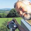 Weissagung aus der Kugel: Wetterbeobachter Roland Hack am Sonnenscheinautographen.