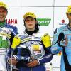 Siegerehrung am Sachsenring: Sarah Heide strahlt mit den Männern um die Wette. Links der Zweitplatziert Thomas Walter, der ebenfalls für das Laux-Team startet.