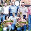 Da kommt etwas zu auf die Bühnen der Region: „Bedörend Röhrend" heißt die neue Musikformation aus der fränkischen Rhön. Die acht Mitglieder des Ensembles sind (hinten von links) Marco Stieglitz, Thomas Borst, Michael Omert, Frank Brixel, Markus Arnold sowie (vorne kniend von links) Malin Kleber, Florian Bauer und Sabrina Brixel.
