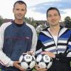 Fußball-Ehe: Patrick Schmitt (links) und Peter Klöffel besiegelten die neue Verbindung zwischen dem FC 46 Großwenkheim und der DJK Seubrigshausen.
