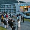 Abfahrt in der Dämmerung: Es war gegen 22 Uhr, als die Touristen von ihrem Schiff an der Anlegestelle am Mainkai in Marktheidenfeld aufgenommen wurden.