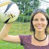 Eine runde Sache: Die 35-jährige Marianne Meier erforscht den Frauenfußball.