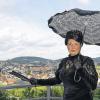 Auf den Spuren der Kaiserin: Ingeborg Willerding, ehemals Sisi-Darstellerin auf dem Rakoczy-Fest in Bad Kissingen, läuft für die Main-Post Sisis Lieblingsspaziergang nach (vom Luitpoldpark auf den Altenberg).