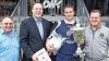 Der FV Lauda als erneuter Titelträger: Die Siegerehrung bei den Fußball-Stadtmeisterschaften von Lauda-Königshofen in Unterbalbach vereinte (von links) den DJK-Vorsitzenden Stefan Kolb, Bürgermeister Thomas Maertens, den FV-Spielführer Stephan Braun und den stellvertretenden Vorsitzenden der DJK, Alois Imhof.