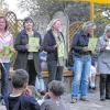 Abschied: Rektor Klaus Markert (links) verlässt die Volksschule Lipprichhausen-Gollhofen. Die Kollegen sagten „Danke!“