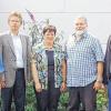 Von links: Sabine Baer, stellvertretende Schulleiterin, Rektor Martin Loschert, Barbara Meyerhuber, Heribert Schäfer, Elternbeiratsvorsitzender Thomas Obert.