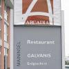 Überklebt: Das Arcadia-Logo verdeckt das von Mercure.
