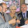 50 Jahre verheiratet: Rodens Bürgermeister Otto Dümig (links) gratulierte Renate und Günter Henig zum Ehejubiläum.. Schneider