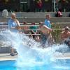 Sommerlaune: Nur selten war im Kitzinger Freiband auf der Mondseeinsel heuer soviel ls, wie bei der "School's out Party" am vergangenen Wochenende. Die Badesaison 2011 lässt sich bisher nur mit dem Wort "miserabel" umschreiben.