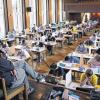 Rauchende Köpfe: Immer mehr junge Leute machen ihr Fachabitur oder die Prüfung zur allgemeinen Hochschulreife an Fach- oder Berufsoberschulen (FOS/BOS). Hier die FOS-Prüfung in Bad Neustadt.