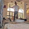 Das Ende des Cafés Viktoria: der künstige Wirt Mischa Steigerwald in seiner Großbaustelle.
