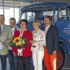 Lob und Ehrenurkunde: 40 Jahre gehört Udo Trabert dem Mercedes-Autohaus Mühlfeld an. Dazu gratulierte Thomas Edelmann, Geschäftsführer der Kfz-Innung Südthüringen, zur Freude von Maria Trabert, Autohaus-Chefin Eva Richter und Ralf Richter (von links).