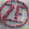 (kör)   Bei ZF in Schweinfurt sind 106 gewerblich-technische und zehn kaufmännische Auszubildende ins Berufsleben gestartet. Ihre Ausbildung beginnt mit einer erlebnis-pädagogischen Woche in Pottenstein. Hier lernen sich die neuen Auszubildenden bei Aktivitäten wie Kanufahren, Klettern und Höhlenwandern kennen und lernen Aufgaben im Team zu lösen. Für das Ausbildungsjahr 2012 sucht ZF erneut 105 gewerblich-technische und zehn kaufmännische Auszubildende. Erstmals bietet das Unternehmen ab 2012 bis zu sieben Plätze für ein duales Studium an. Es ist in den Bereichen Maschinenbau, Mechatronik, Elektrotechnik und Betriebswirtschaft geplant. Interessenten können sich bei der „Info Night“ im Ausbildungszentrum am 7. Oktober von 17 bis 22 Uhr informieren.