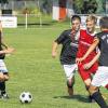 Drei Siedler sind nicht genug: Die U15 des SSV Kitzingen hatte beim beim 0:4 gegen den DVV Coburg nicht nur in dieser Szene das Nachsehen. Sebastian Störk, Özer Gisi und Kapitän Yanik Unger (von links) versuchen hier, den Coburger Dominik Betz zu stoppen.