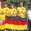 Wieder daheim: Christoph Hofmann, Lukas Hammerich, Nicolai Hofmann, Nikolai Schmitt mit Pfarrer Damian Samulski (von links).