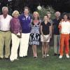 Golf: Die 19-fache Meisterin Gerda Rapsch und der dreifache Clubmeister Erk Thomsen (Dritte und Vierter von links) mit den Clubmeistern 2011 des Golfclubs Mainsondheim.
