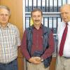 Jubiläum: Seit 40 Jahren im öffentlich Dienst Winfried Wamser (von links) und Gunter Schmidt mit Schulleiter Josef Münster.