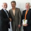 Im Bild (von links): Günther Schmitt, Leiter DAK-Regionalzentrum Würzburg, Günter Freund, Leiter DAK-Servicezentrum Schweinfurt, und Michael Steger, Leiter Service für Unterfranken.