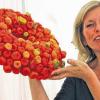 Ausgefallenes Kunsthandwerk: Martina Straub hat aus Lampionblumen einen Kranz gefertigt.