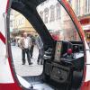 Landeplatz Hauptstraße: Auch dieser Kinderhubschrauber vor dem Modegeschäft „Zabaione“ wurde bei der Begehung des Bauausschusses als nicht zur historischen Altstadt passend empfunden.