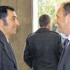 Auf Augenhöhe: Wenn Grünen-Chef Cem Özdemir (links) mit Vertretern der Industrie spricht, wird sein Wort gehört. Im Schweinfurter FAG-Werk empfing ihn Schaeffler-Konzernsprecher Marcus Brans.