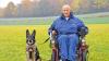 Premiere: Zur Begleithundeprüfung beim Gebrauchs- und Schutzhundeverein Bad Kissingen ist auch Fee mit ihrem im Rollstuhl sitzenden Herrchen Jürgen Rützel angetreten.
