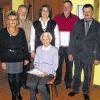 VdK-Ehrung in Zeuzleben: Maria Bördlein (Bildmitte), Frauenbeauftragte im VdK-Kreisverband Schweinfurt, übergab Ehrennadeln und Urkunden an Erhard Haas, Erwin Reuß, Eugen Voit und Hildegard Fick (sitzend); ganz links Vorstandsmitglied Anja Schreiner.