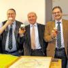 Haben Grund zum Strahlen: Gerhard Höhn, Vorsitzender der Kameradschaft und des Freundeskreises der Garnison Mellrichstadt, Karl-Hermann Reich, Landrat Thomas Habermann, Bürgermeister Eberhard Streit und der Bereichsleiter der Bayerischen Landessiedlung GmbH, Jörg Streng (von links), freuen sich, dass das Projekt „Dokumentationszentrum Hainberg-Kaserne“ in trockenen Tüchern ist.
