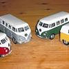 Liebhaberstücke: Auch alte Modellautos wie diese VW Bullys sind Raritäten.